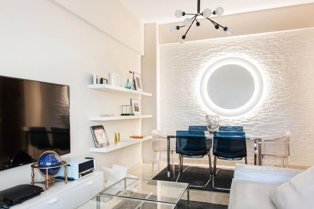 Lux Beach Apartment Vári Екстериор снимка