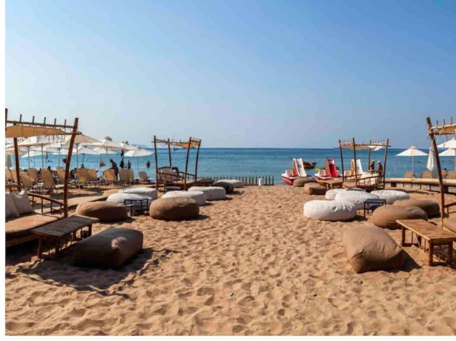 Lux Beach Apartment Vári Екстериор снимка