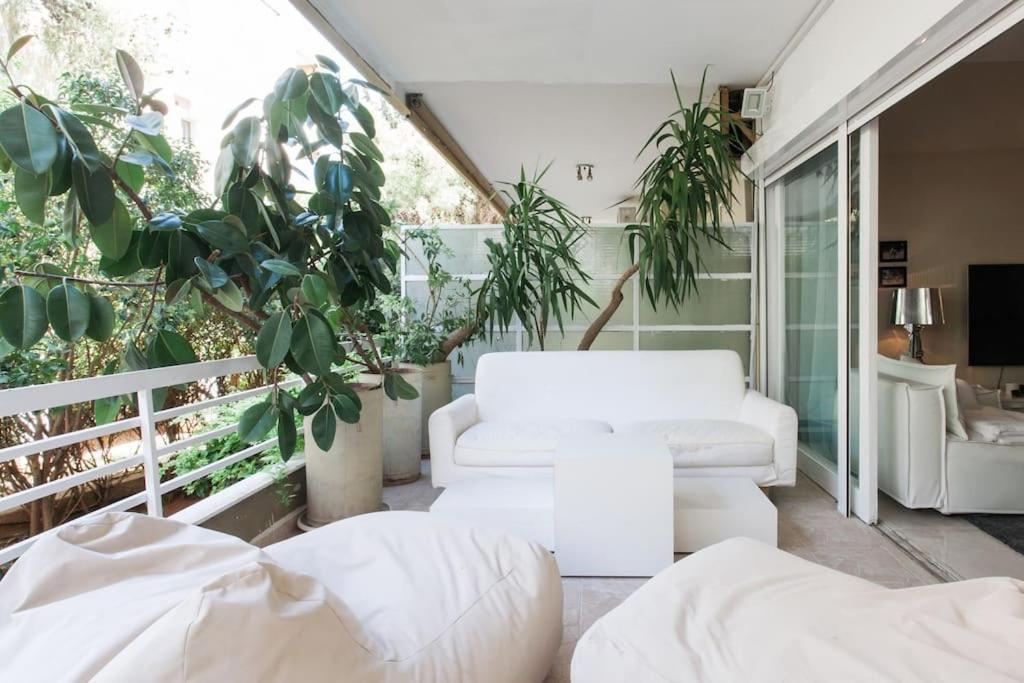 Lux Beach Apartment Vári Екстериор снимка